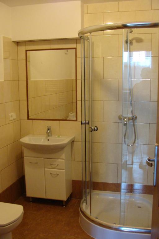 Route 7 Rooms Myslenice Phòng bức ảnh