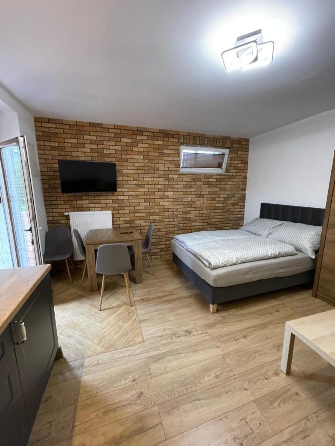 Route 7 Rooms Myslenice Ngoại thất bức ảnh