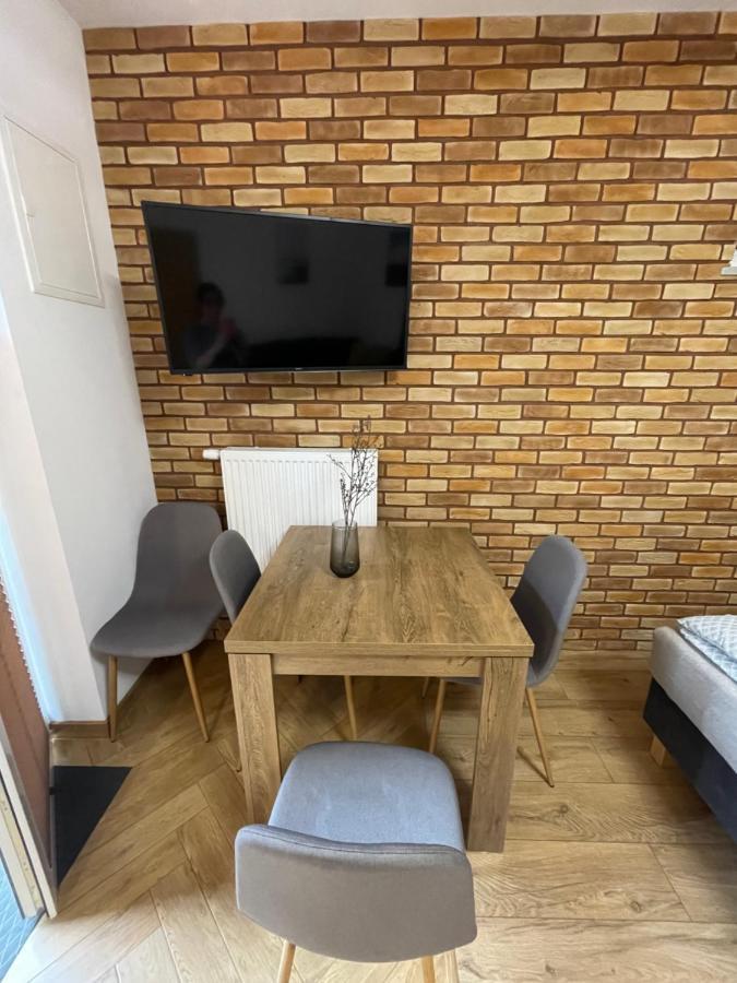 Route 7 Rooms Myslenice Ngoại thất bức ảnh