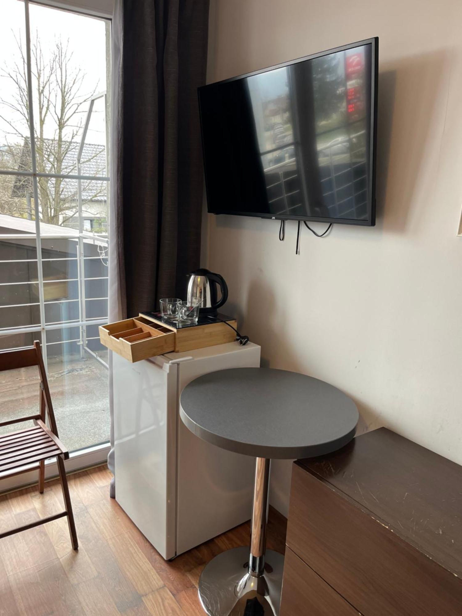 Route 7 Rooms Myslenice Ngoại thất bức ảnh