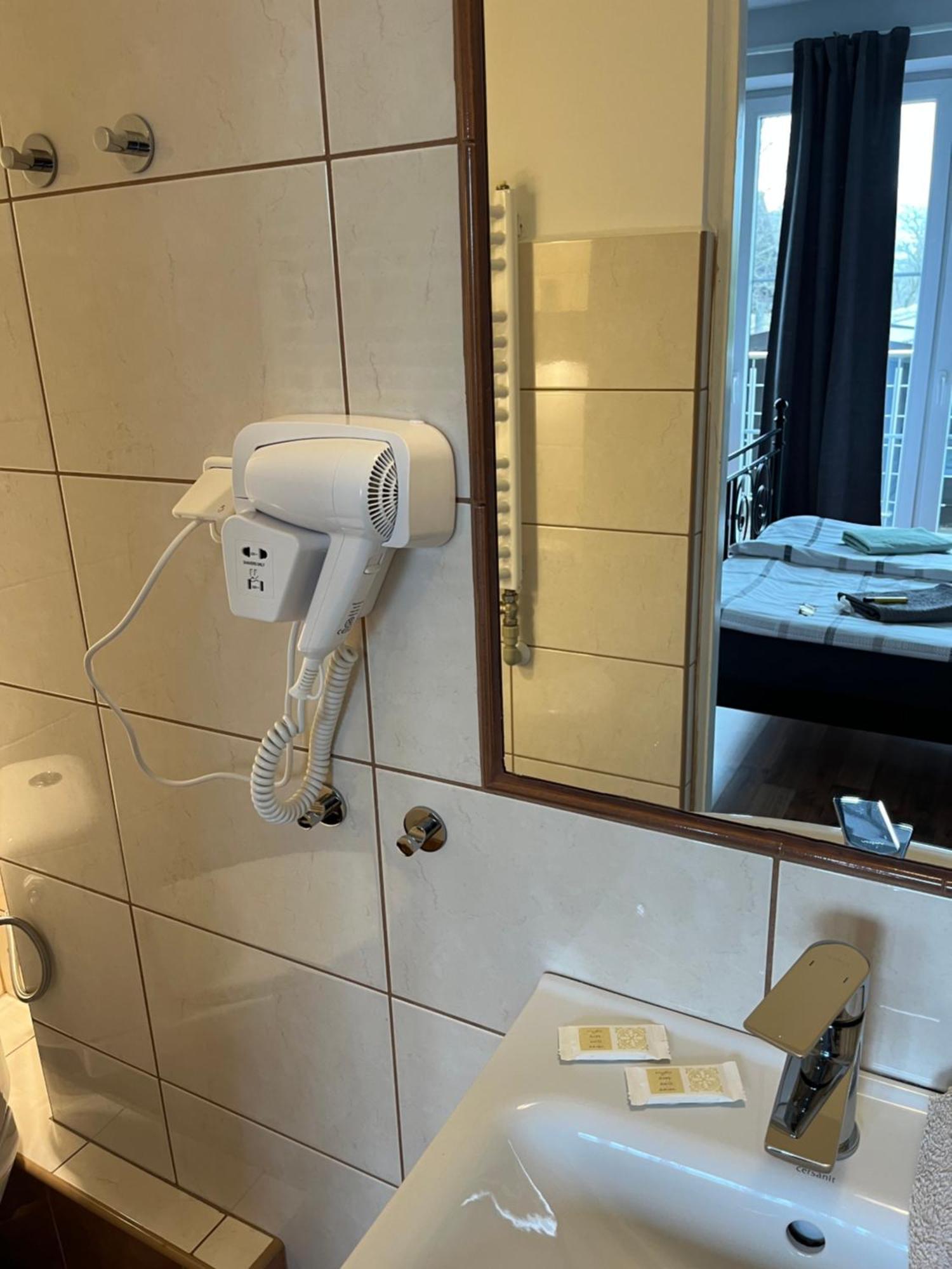 Route 7 Rooms Myslenice Ngoại thất bức ảnh